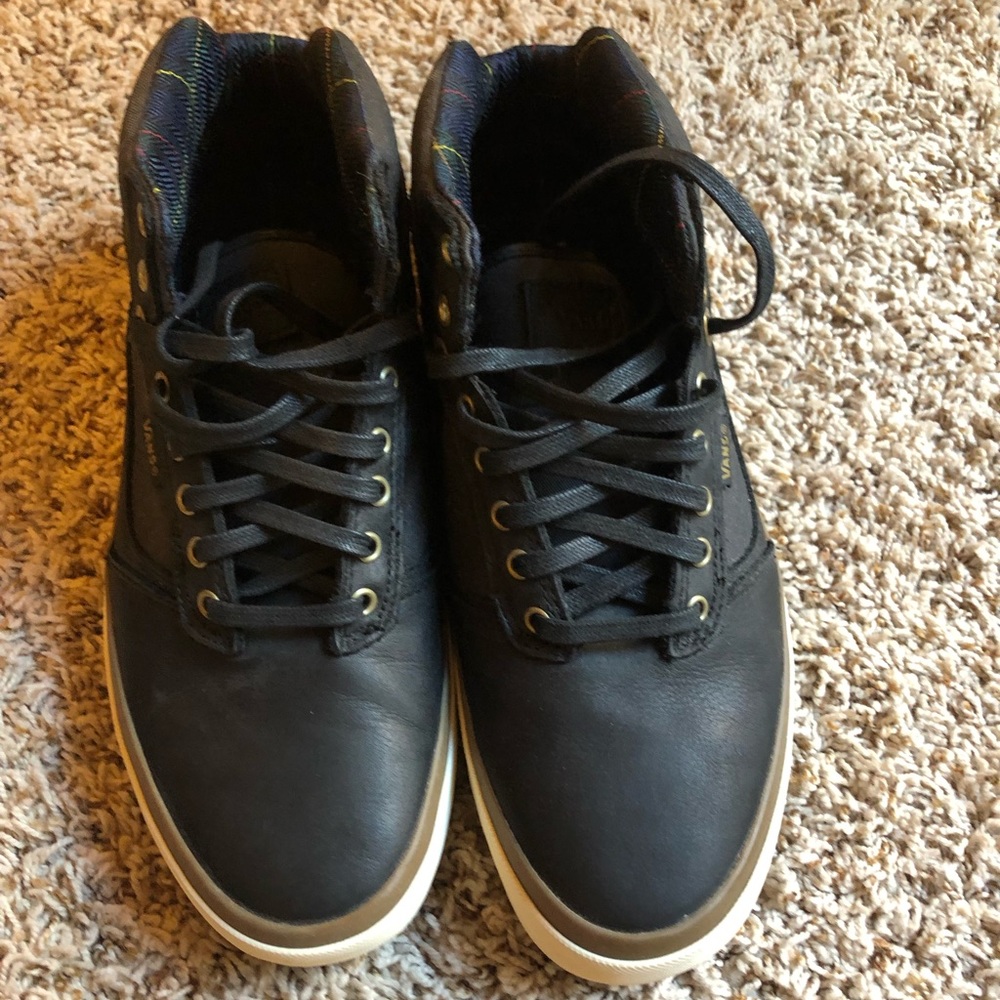 Men’s 10.5 high top black Vans
